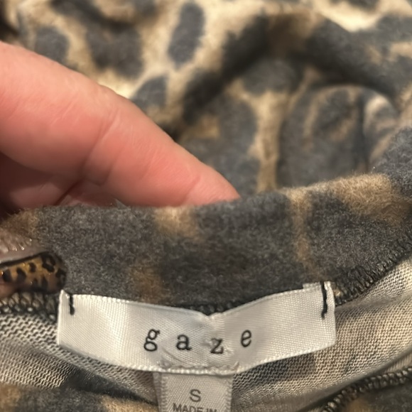 Leopard sweatshirt with twist front - Picture 5 of 6